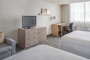 Room, 2 Double Beds, Roll-in Shower