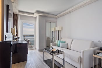 Junior Suite The Level Sea View Adults Only