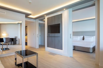 Executive Junior Suite (2+2)