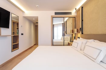 Supreme Room