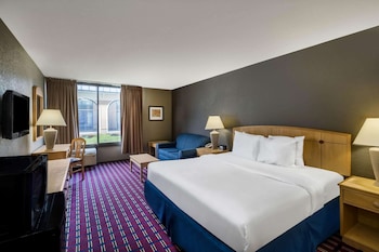 Deluxe Room, 1 King Bed, Non Smoking