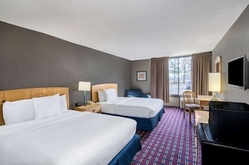 Deluxe Room, 2 Queen Beds, Non Smoking