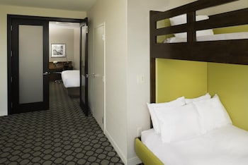 Suite (Kids Suite)
