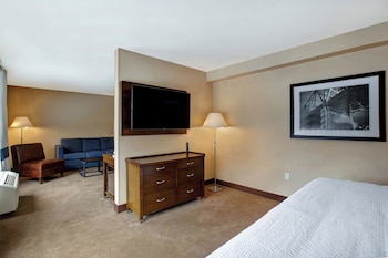 Junior Suite, 1 King Bed, Tower