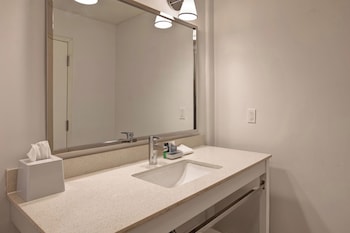 Executive Suite, 1 King Bed, Tower