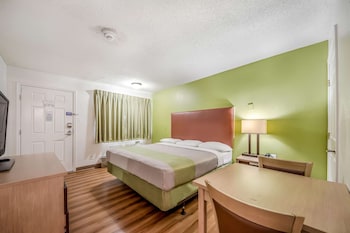 Standard Room, 1 King Bed, Non Smoking, Refrigerator & Microwave