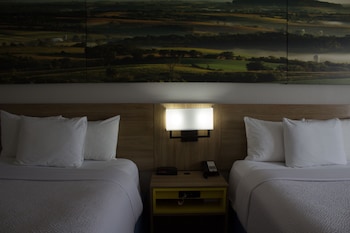 Room, 2 Queen Beds, Non Smoking (Pet-Friendly)