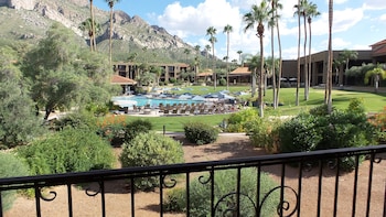 Room, 1 King Bed, Pool View