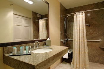 Room, 1 Queen Bed, Accessible, Bathtub