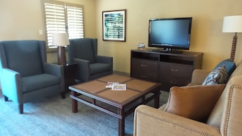 Junior Suite, 2 Queen Beds, Accessible, Bathtub (Mobility & Hearing)