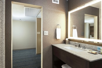 Junior Suite, 2 Queen Beds, Accessible, Bathtub (Mobility & Hearing)