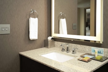 Junior Suite, 2 Queen Beds, Accessible, Bathtub (Mobility & Hearing)