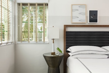 Premium Room, 1 King Bed, Garden View