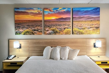 Standard Room, 1 King Bed