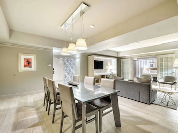 Suite, 1 King Bed (Luxury)