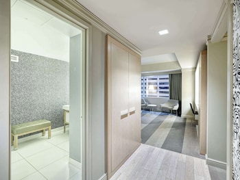 Superior Suite, 1 King Bed (Business Class)