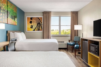 Standard Room, 2 Queen Beds, Accessible Bathtub Grab Bars