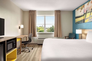 Standard Room, 1 King Bed, Accessible Bathtub Grab Bars