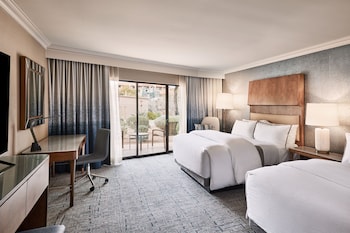 Deluxe Room, 2 Queen Beds, Golf View