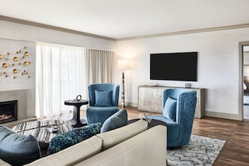Suite, 1 King Bed, Corner