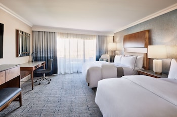Deluxe Room, 2 Queen Beds, Golf View