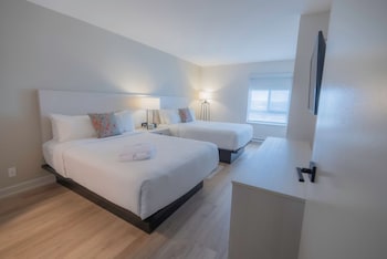 MODERN | Family Two Bedroom Suite 1BTH