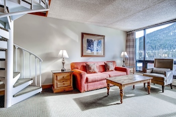 Loft, 1 King Bed (Lodge)