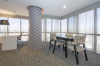 Suite, 1 Bedroom (Master)