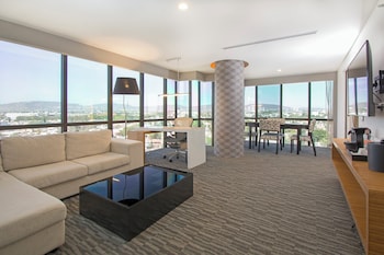 Suite, 1 Bedroom (Master)