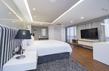 Suite, 1 Twin Bed (Ambassador)