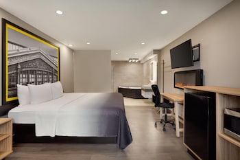 Suite, 1 King Bed, Non Smoking