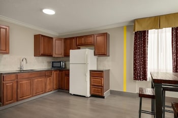 Business Suite, 1 Bedroom, Non Smoking (2 Doubles)