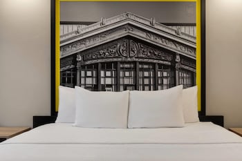 Suite, 1 King Bed, Non Smoking
