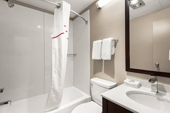 Superior Room, 1 King Bed, Non Smoking, Kitchenette