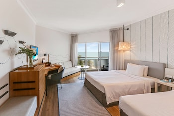 Deluxe Sea View Twin