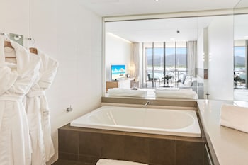 Horizon Marina View Room Twin
