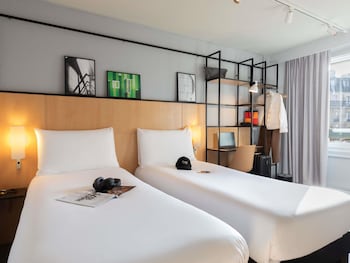 Comfort Room, 1 Double Bed (Eiffel Tower View)