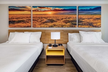 Room, 2 Queen Beds, Non Smoking (Second Floor)