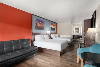 Deluxe Room, 2 Queen Beds, Non Smoking