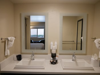 Superior Room, 1 King Bed, Non Smoking