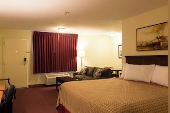 Suite, 1 King Bed, Non Smoking, Kitchenette