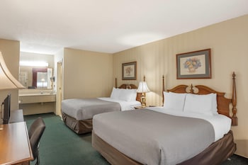 Standard Room, 2 Queen Beds, Non Smoking