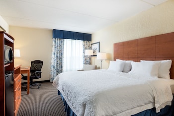 Suite, 1 King Bed, Accessible, Non Smoking