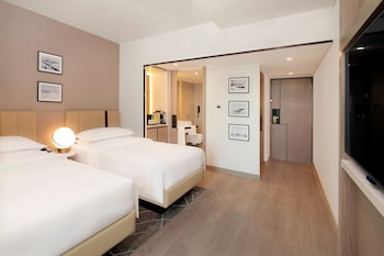 Club Room, 2 Twin Beds, Resort View