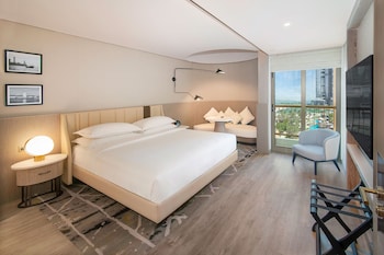 Classic Room, 1 King Bed, Resort View