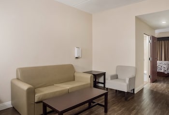 Suite, 1 King Bed, Non Smoking