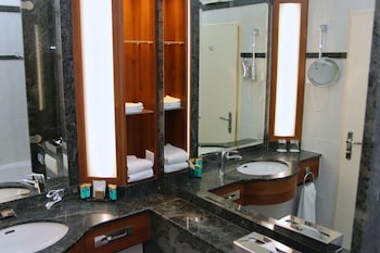 Executive Double Room, 1 King Bed, Club Lounge Access