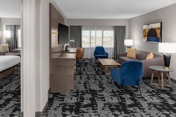 Junior Suite, One King Bed, Non-Smoking