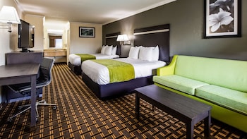 Executive Room, 2 Queen Beds, Non Smoking, Refrigerator & Microwave
