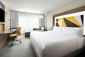 Room, 1 King Bed, City View (Social)